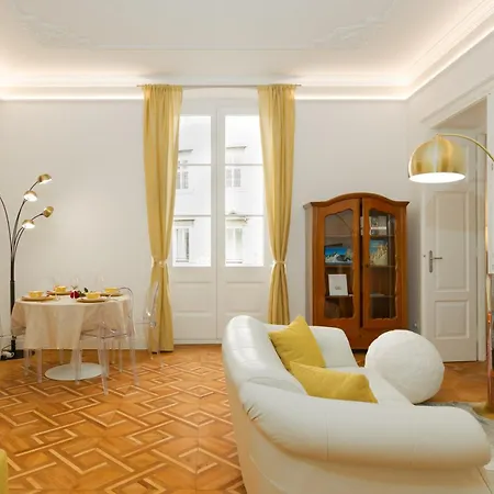 Jonathan Luxury Station * Τεργέστη