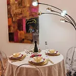 Jonathan Luxury Station Apartment *