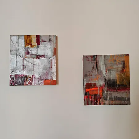 Jonathan Luxury Station * ترييستي