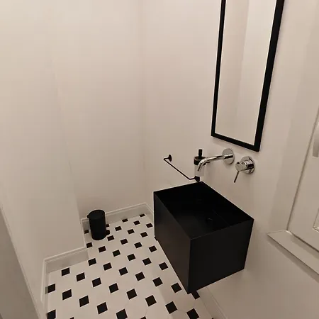 Jonathan Luxury Station 公寓 的里雅斯特