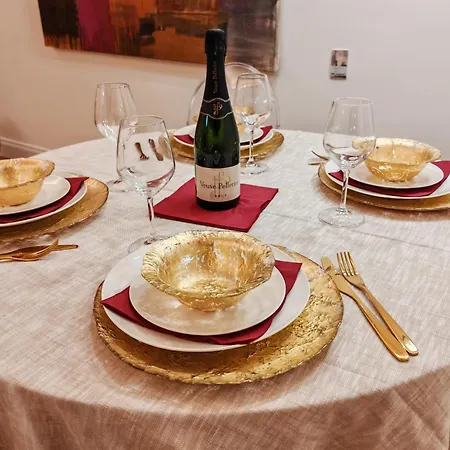 Jonathan Luxury Station شقة *